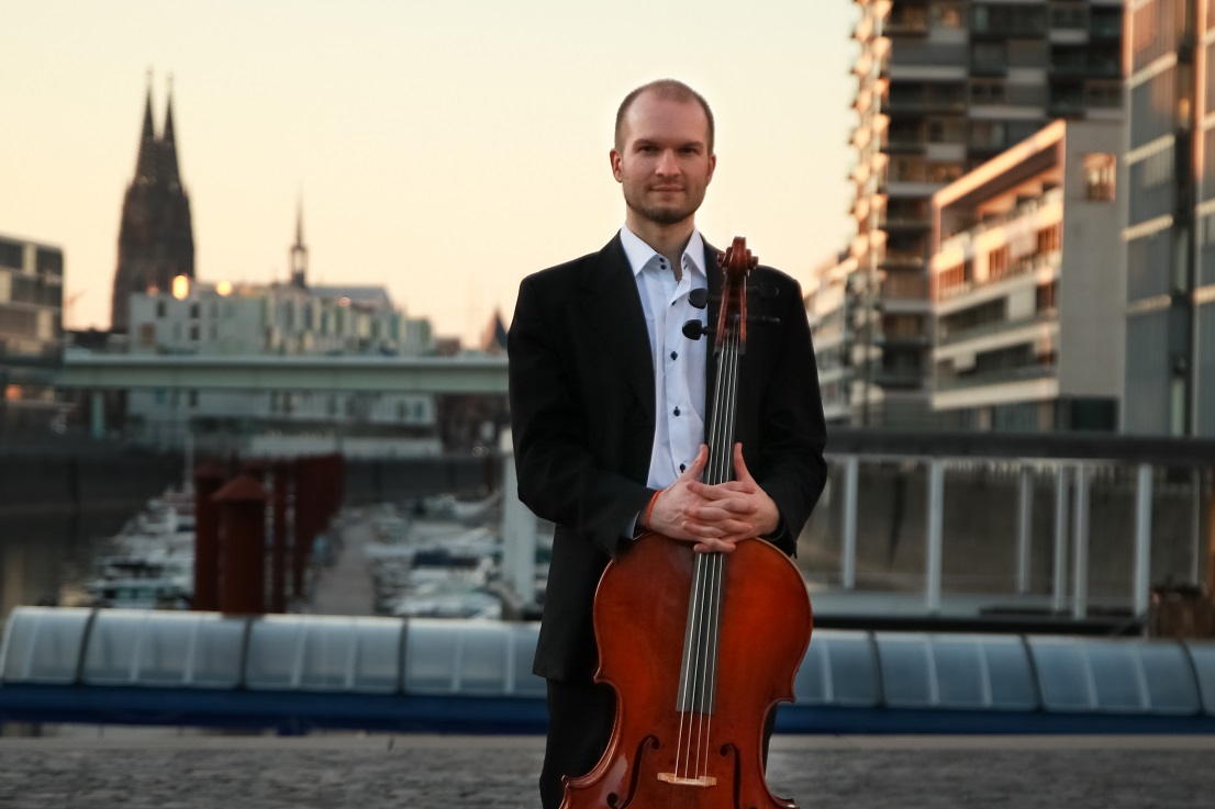 Dimitrij Berezin, Cellist und Arrangeur von The Chambers