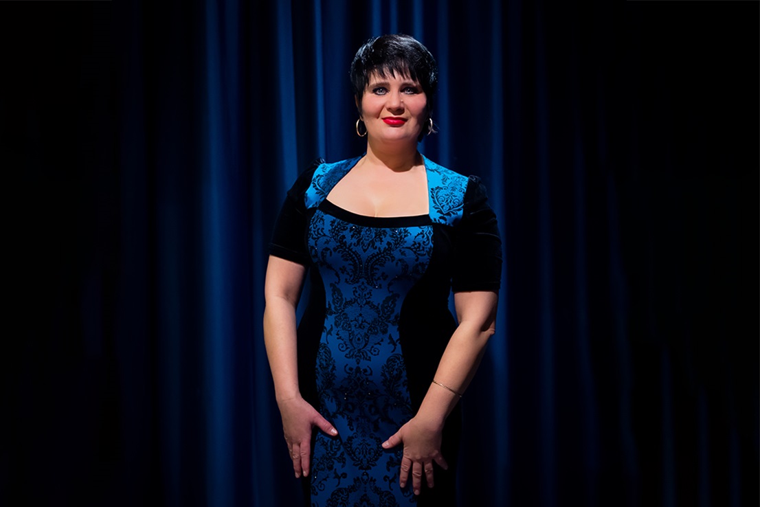 Luminita Ionica, Pianistin von The Chambers